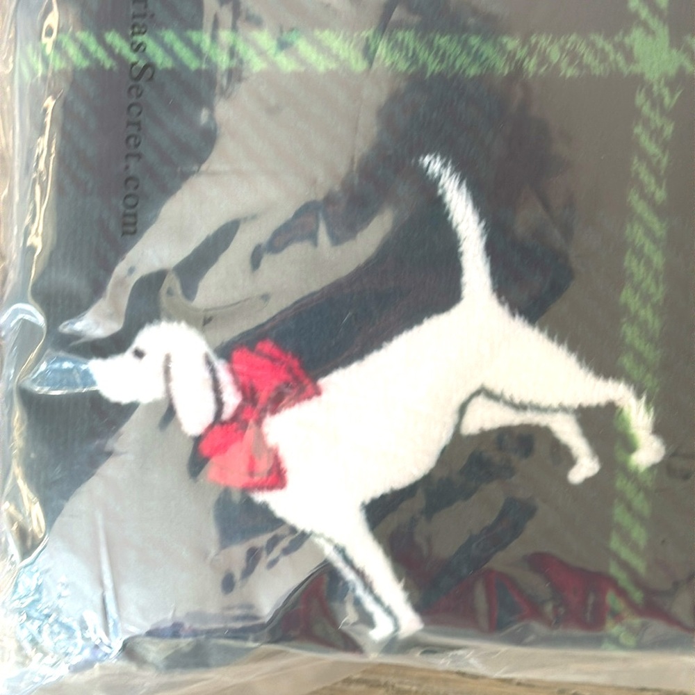 VS PINK Fleece Blanket Blue Tartan Plaid w/ PINK Logo Pup w/Red Bow 50”x60” - Picture 5 of 7